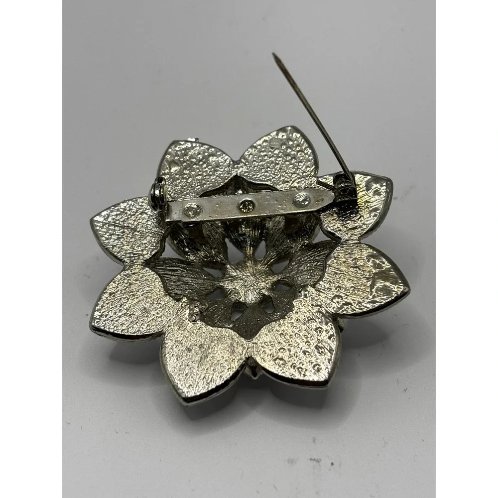Unbranded Flower Brooch Women OS Silver Clear Rhinestone Layered Sunburst‎ Pin